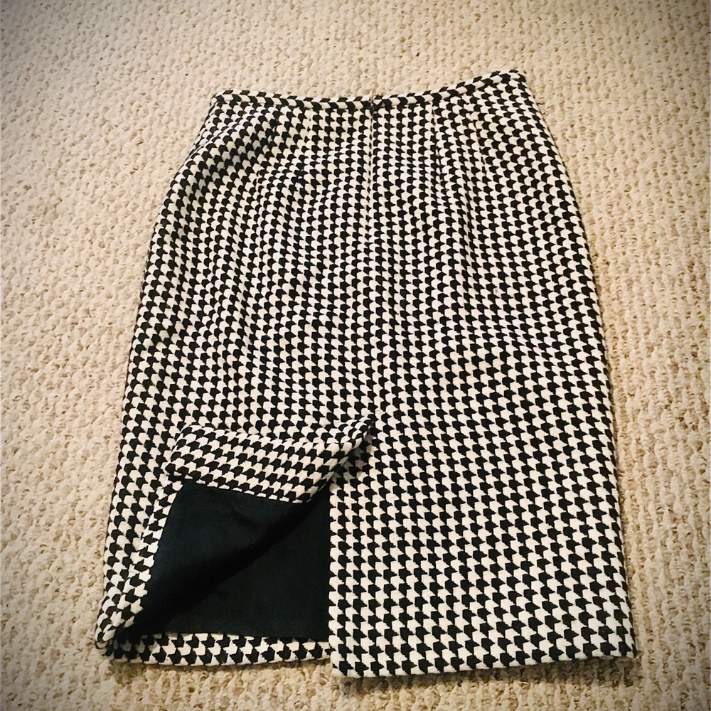 LOFT Black and White Houndstooth Midi Skirt